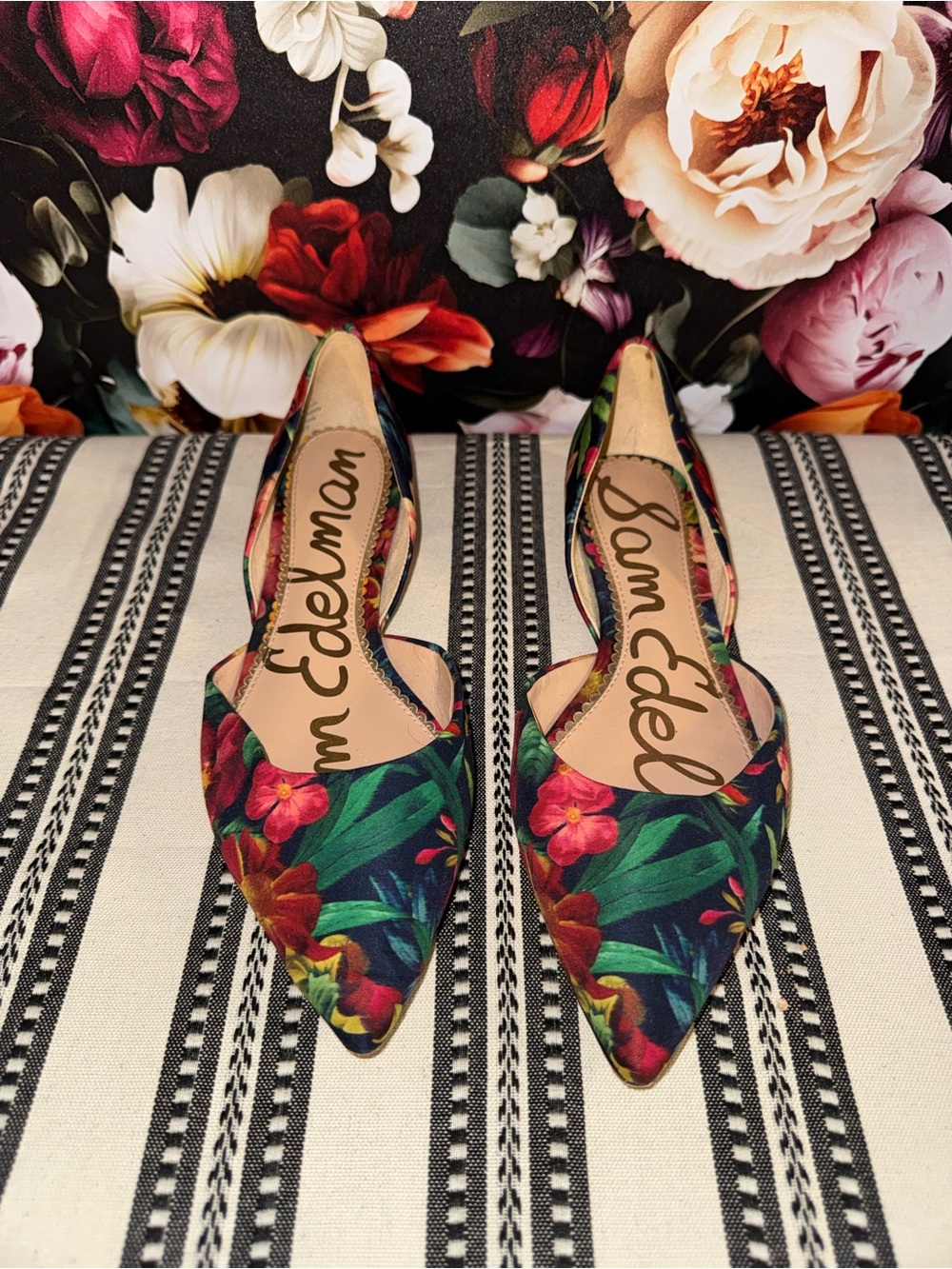 Sam Edelman Floral Pointed D'Orsay Flats in Green, Pink & Red, Size 7.5 - Picture 14 of 15